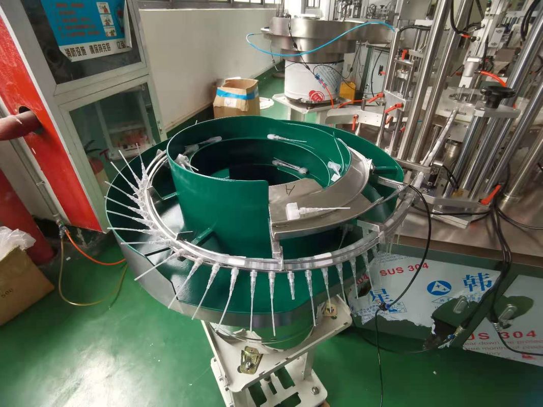 Cep Kartı Parfüm Şişesi Monoblok Dolum Kapatma Makinesi 1500BPH Otomatik Tip